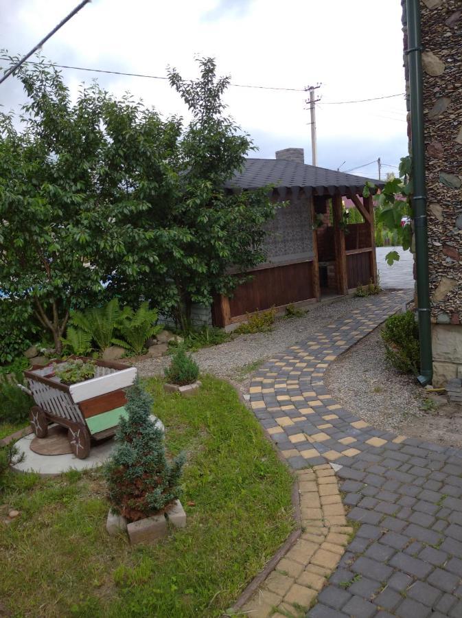 Садиба Янчар Номер Студiо З Басейном Mykulytjyn Exteriör bild